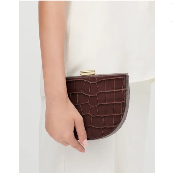 CUYANA Crescent Belt Bag - Picture 5 of 13